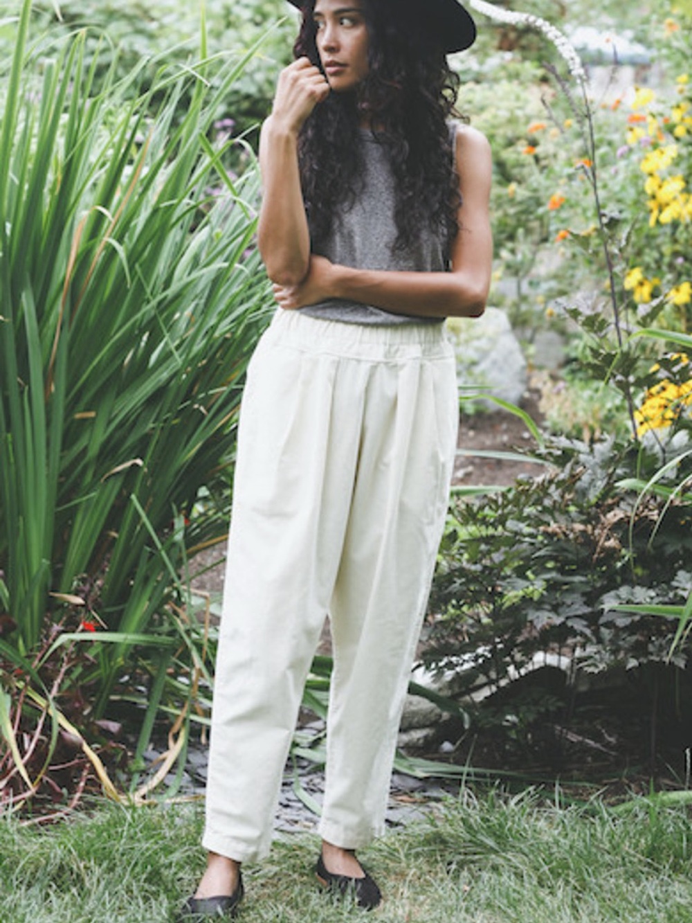Black Crane Linen Cream Elastic Waist Carpenter Pant Medium Cloud